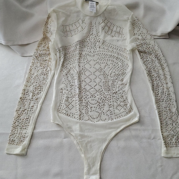 Shorts/Tops - Picture 4 of 8